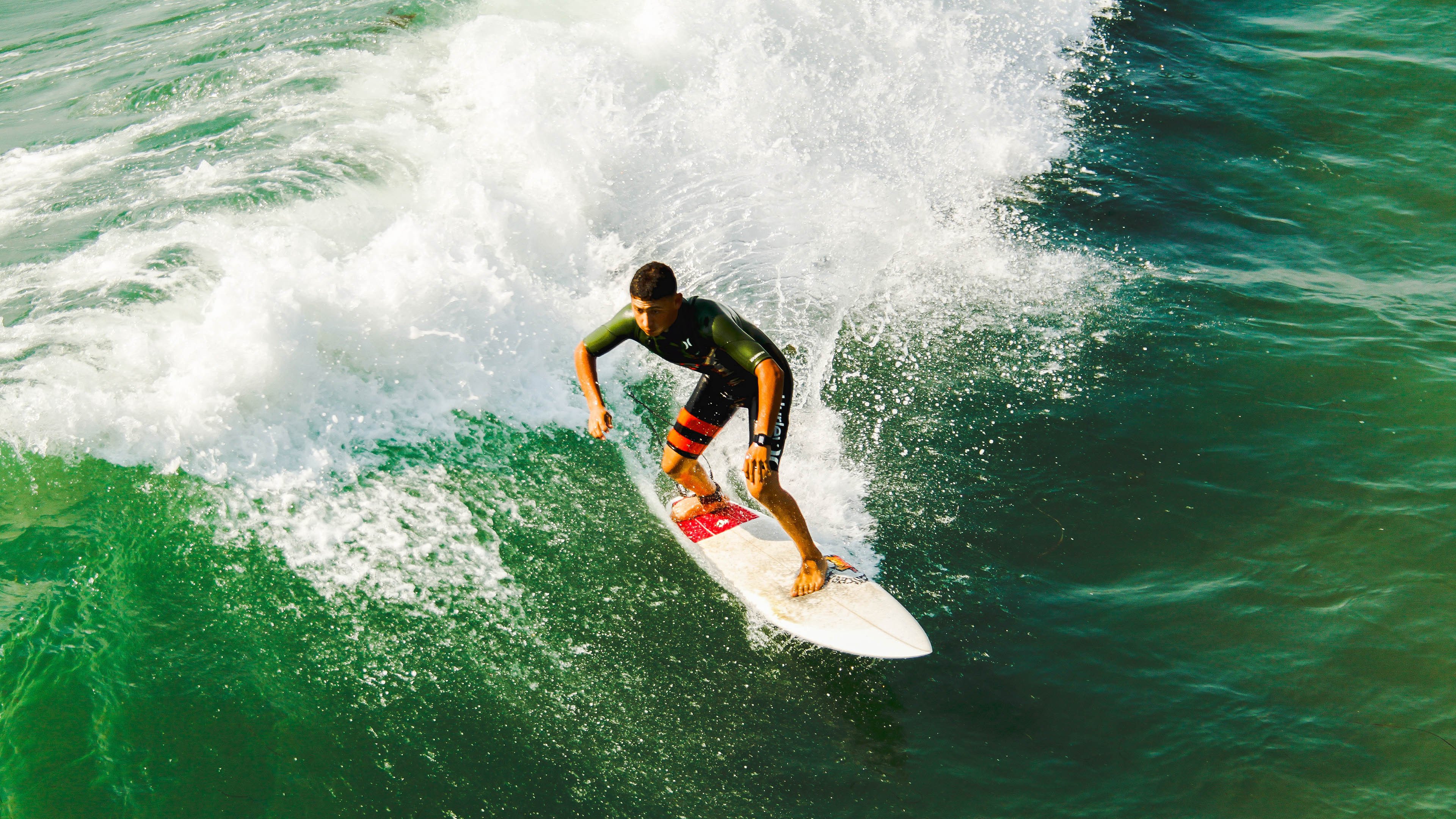 全国青少年“梦想跑”公益篮球赛在杭州激烈开展，倡导青春活力
